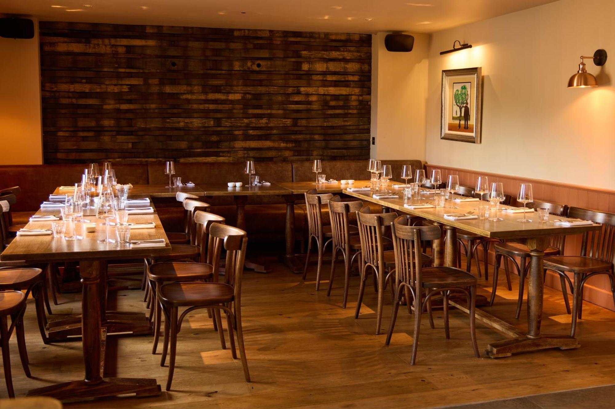 Hotel The Harcourt Arms Stanton Harcourt Exterior foto Interior of the restaurant